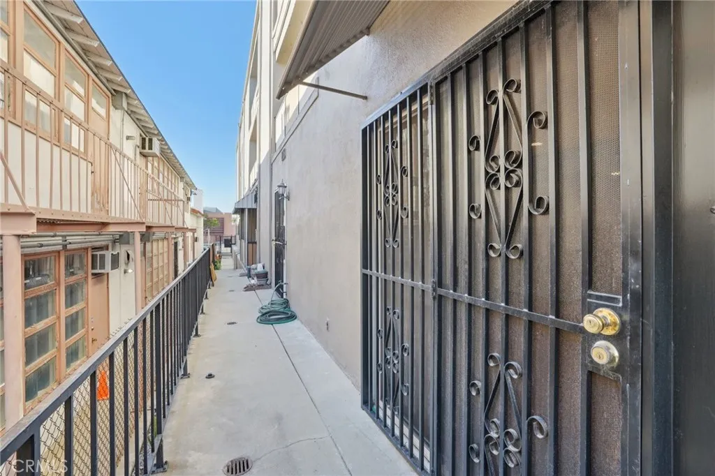 320 E Spruce, Inglewood, California 90301 home-pic-26